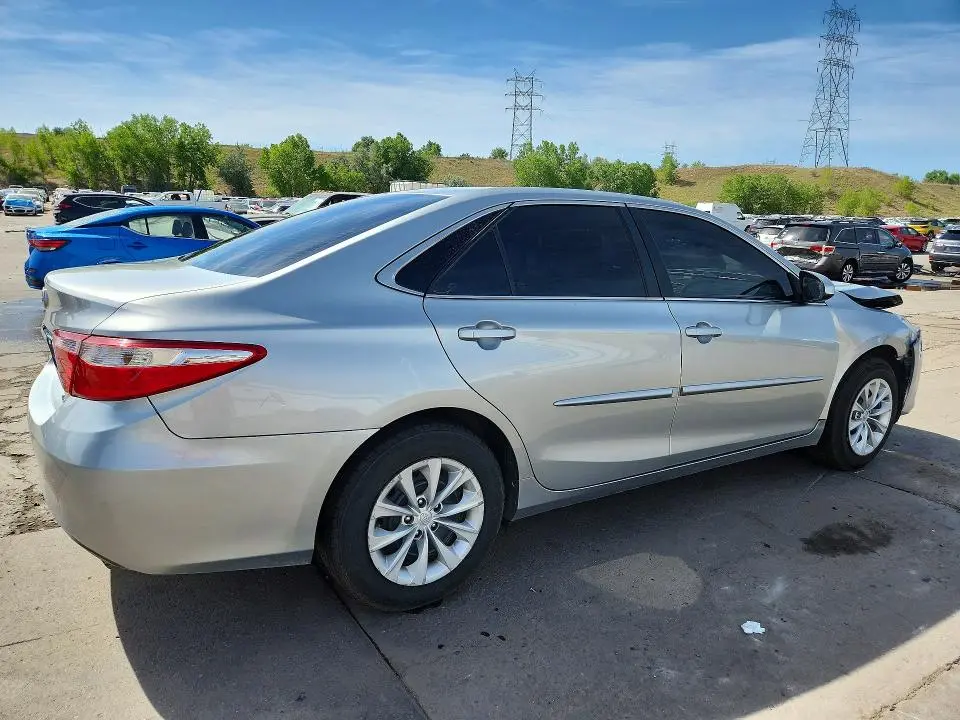 2016 TOYOTA CAMRY LE  