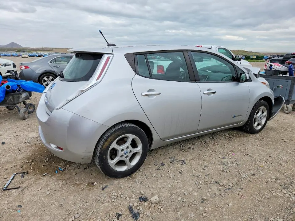 2013 NISSAN LEAF S  