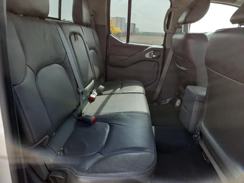 2019 NISSAN FRONTIER SL  