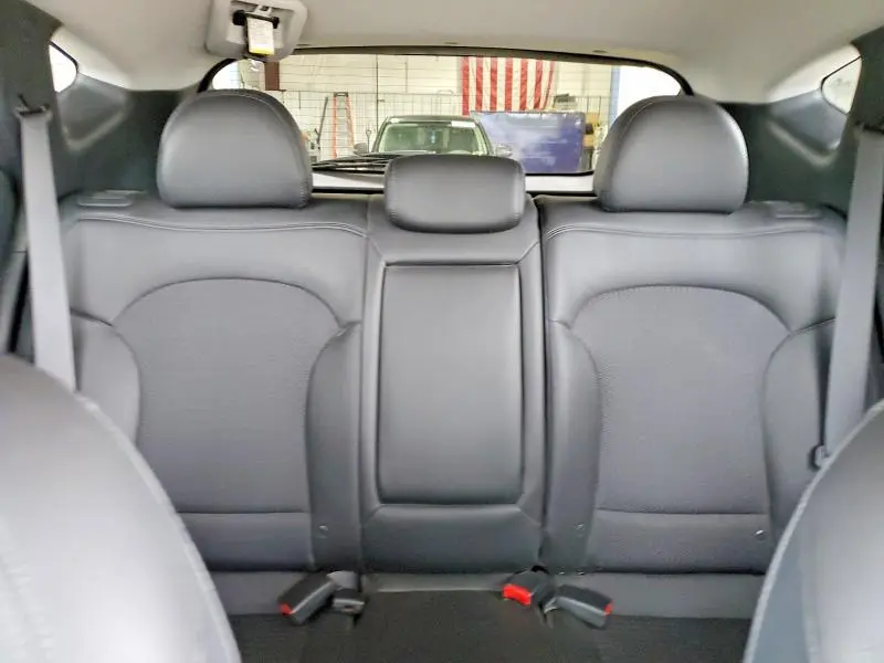 2011 HYUNDAI TUCSON GLS  