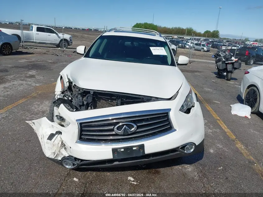 2014 INFINITI QX70  