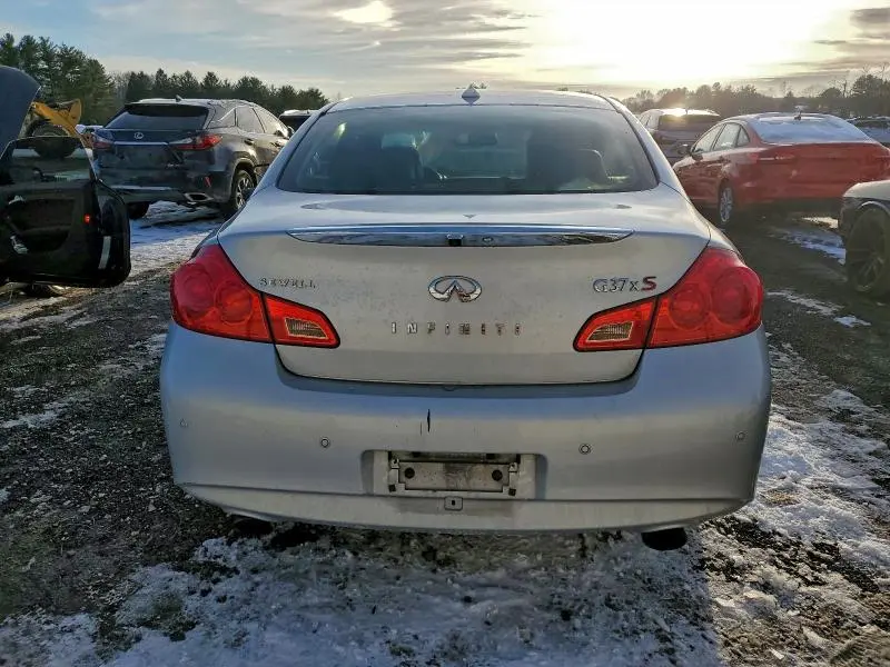 2013 INFINITI G37   