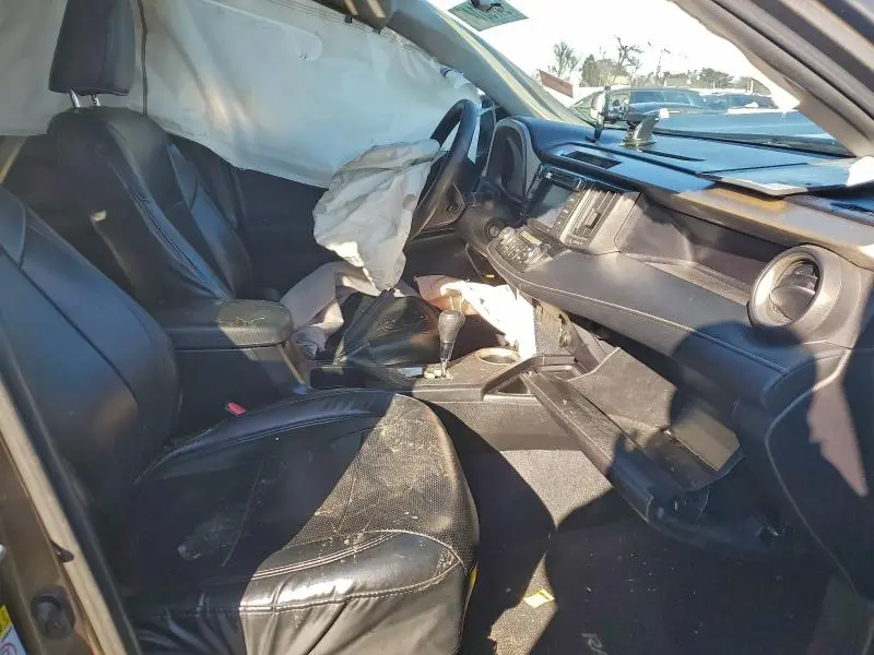 2014 TOYOTA RAV4 XLE  