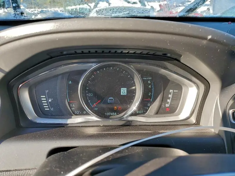 2015 VOLVO XC60 T6 PLATINUM  