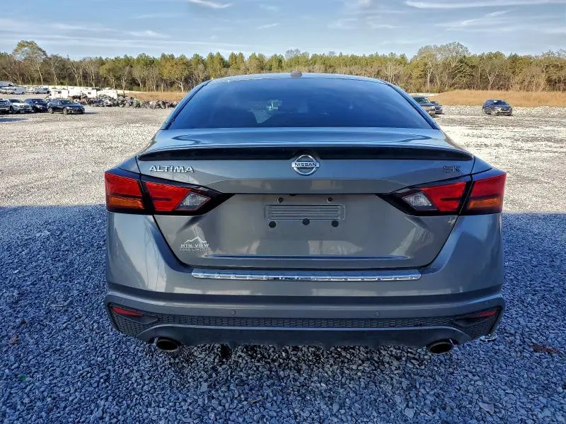 2021 NISSAN ALTIMA SR  