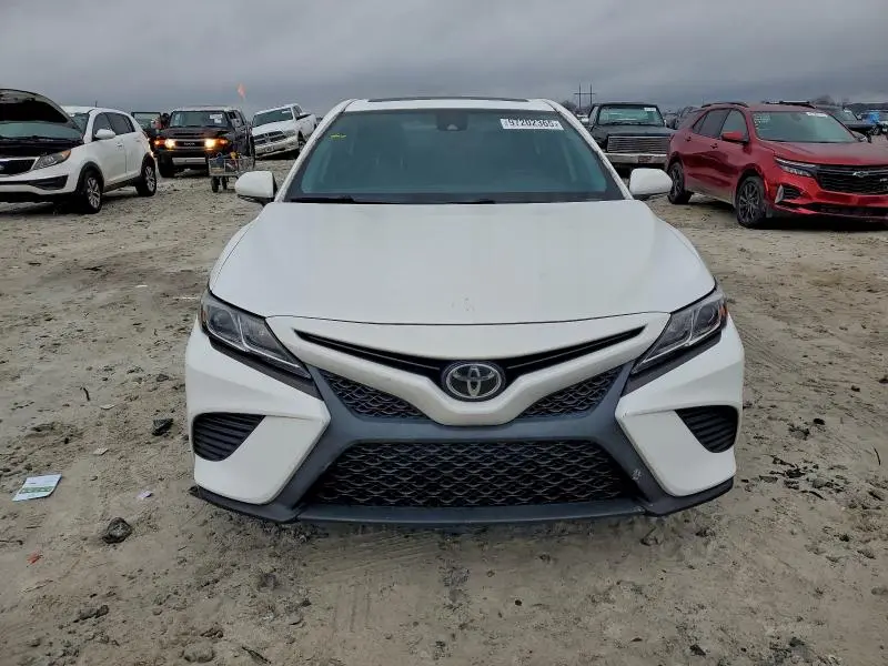 2020 TOYOTA CAMRY SE  