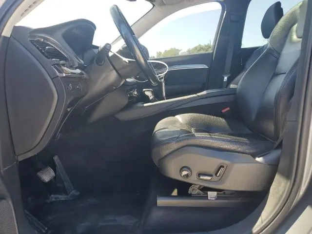 2016 VOLVO XC90 T6  