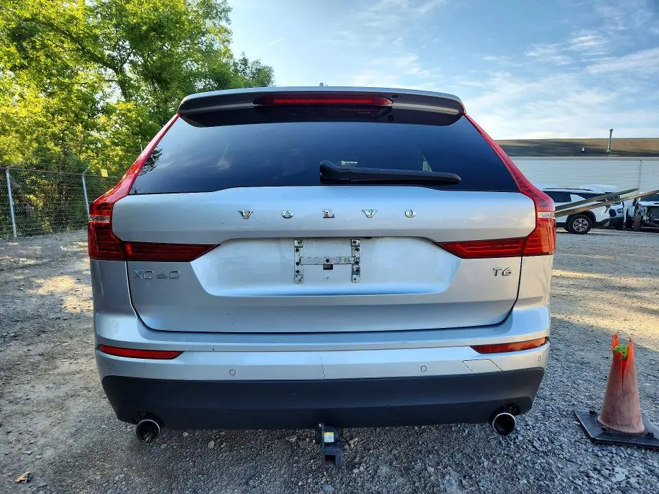 2020 VOLVO XC60 T6 MOMENTUM  