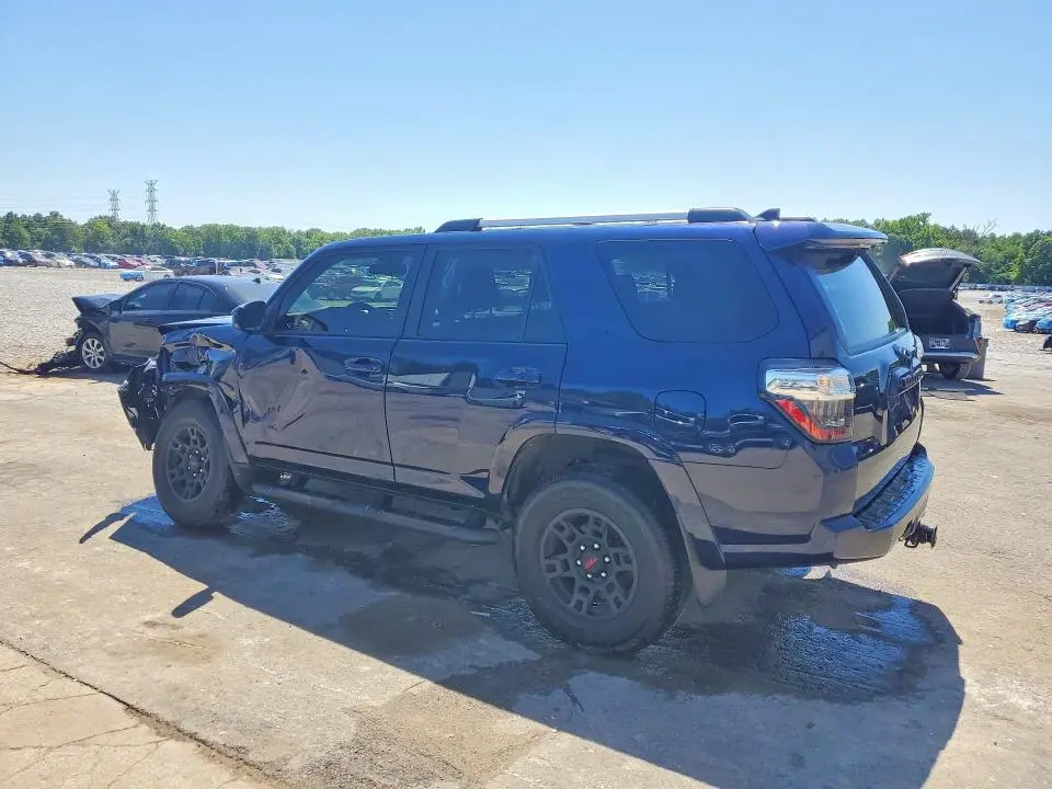 2024 TOYOTA 4RUNNER SR5  