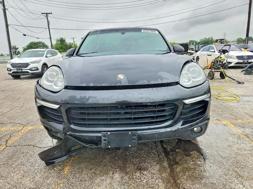 2016 PORSCHE CAYENNE   