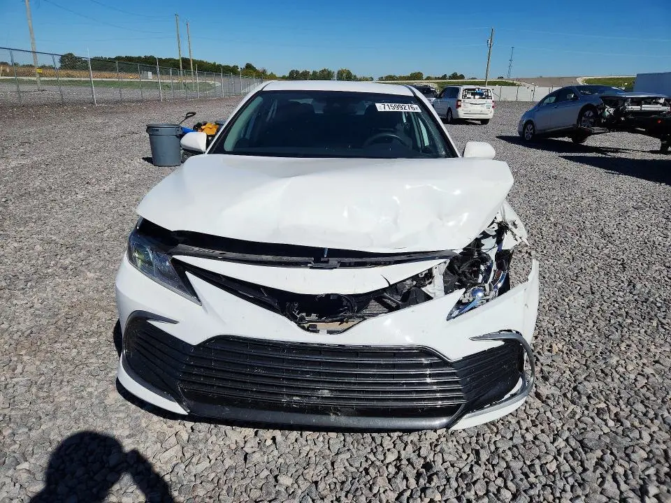2021 TOYOTA CAMRY LE  