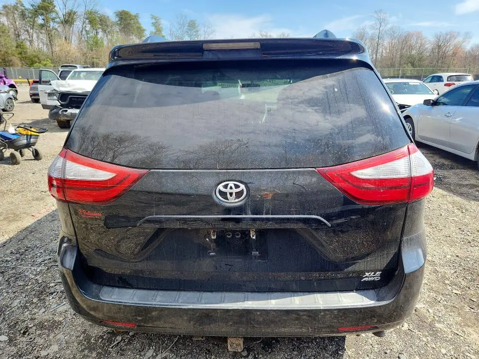 2017 TOYOTA SIENNA XLE 7-PASSENGER  