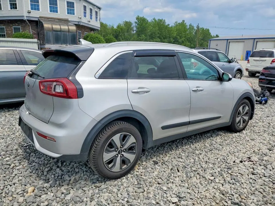 2017 KIA NIRO LX  
