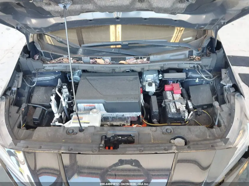 2022 NISSAN LEAF SV 40 KWH