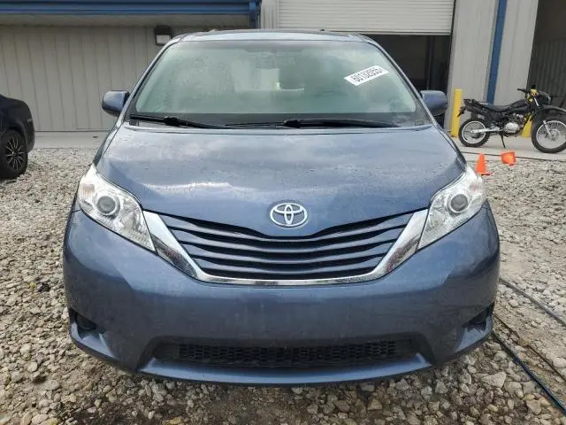 2015 TOYOTA SIENNA LE  