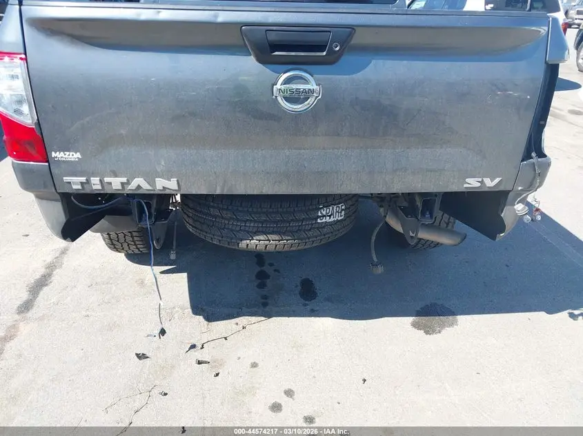2017 NISSAN TITAN SV