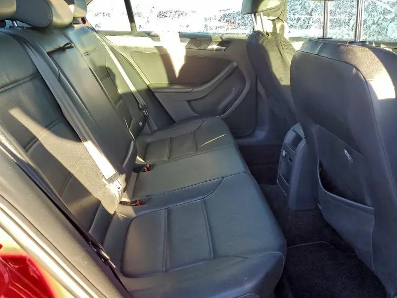 2013 VOLKSWAGEN JETTA SE  