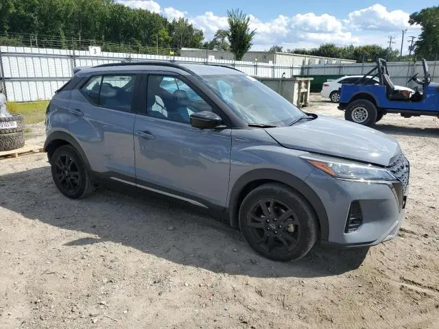 2024 NISSAN KICKS SR  