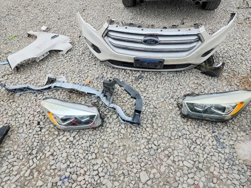 2017 FORD ESCAPE TITANIUM  
