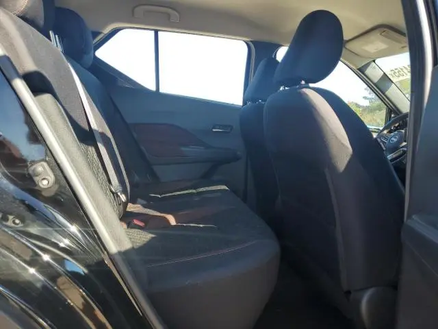 2023 NISSAN KICKS SR  