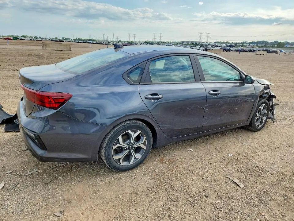 2021 KIA FORTE LXS  