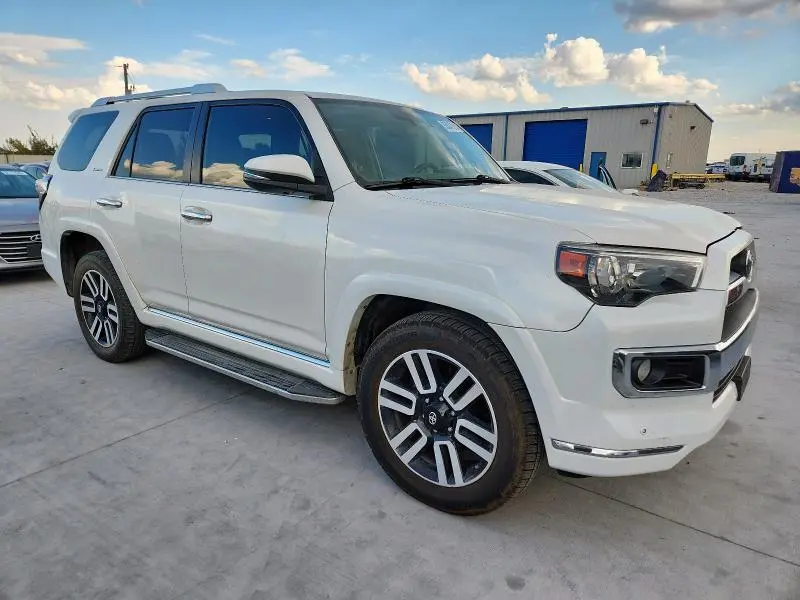 2018 TOYOTA 4RUNNER SR5  