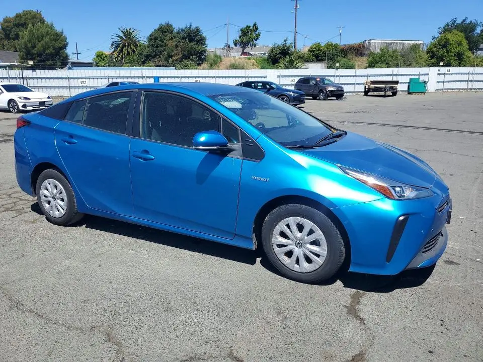 2022 TOYOTA PRIUS LE  