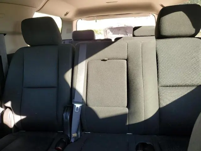 2011 CHEVROLET SUBURBAN K1500 LS  