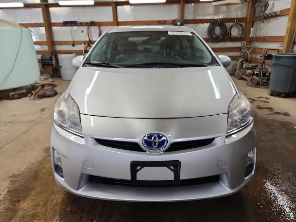 2010 TOYOTA PRIUS III  
