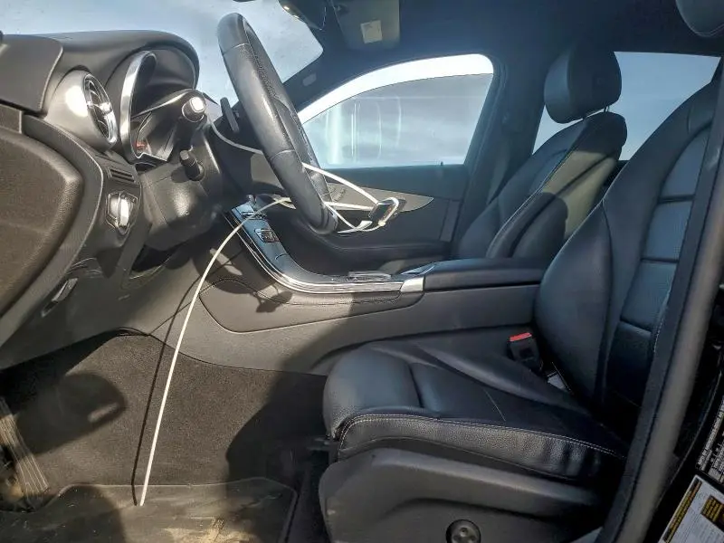 2021 MERCEDES-BENZ GLC 300  