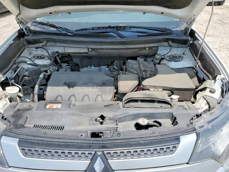 2019 MITSUBISHI OUTLANDER SE  