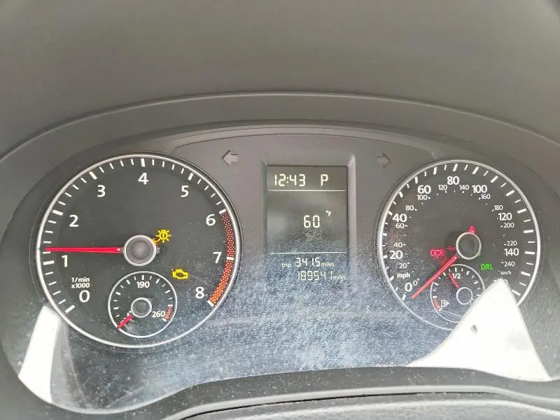 2015 VOLKSWAGEN PASSAT S  