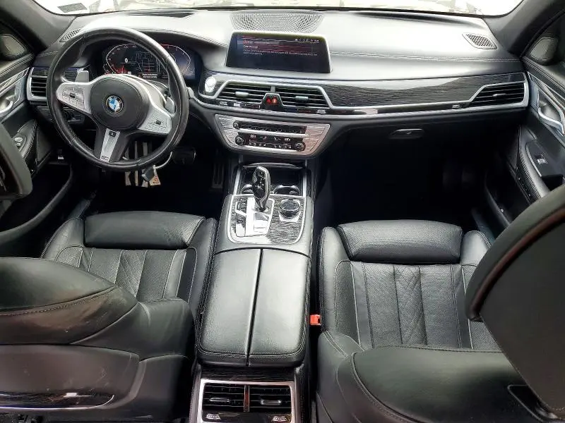 2022 BMW 750 XI  