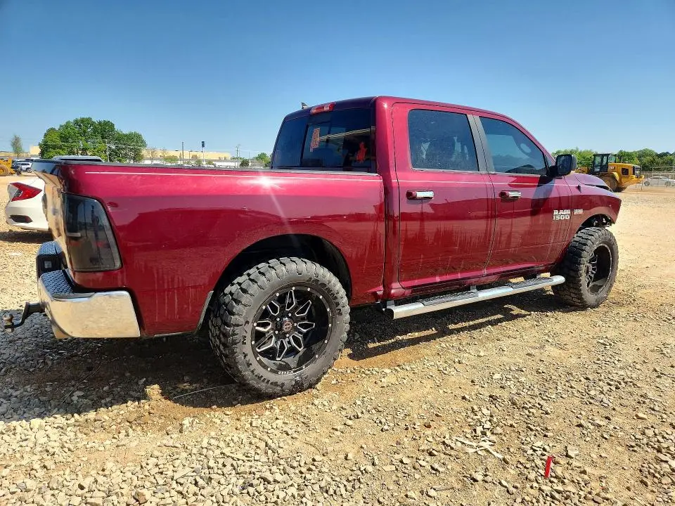 2016 RAM 1500 SLT  
