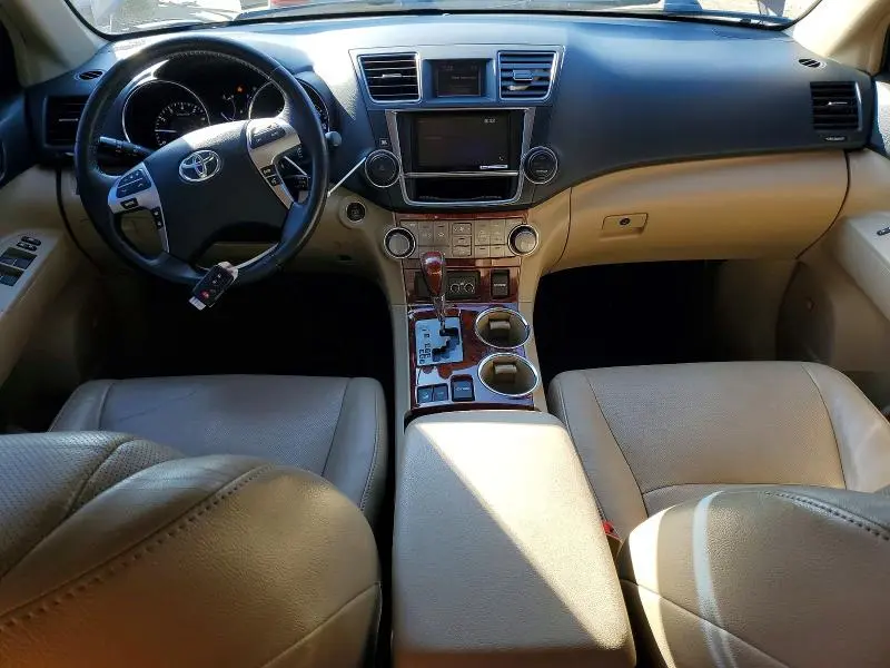 2013 TOYOTA HIGHLANDER LIMITED  