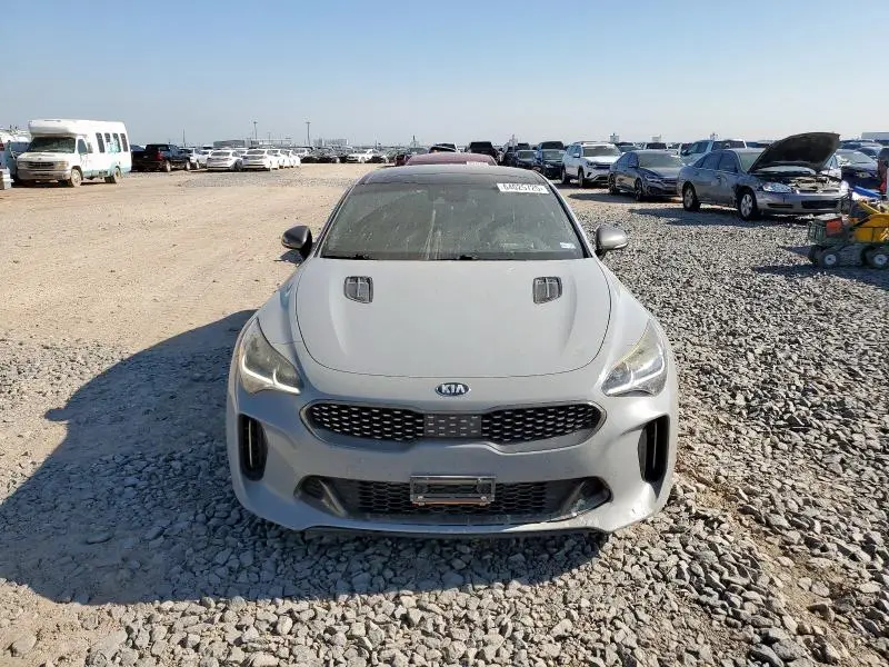 2019 KIA STINGER GT2  