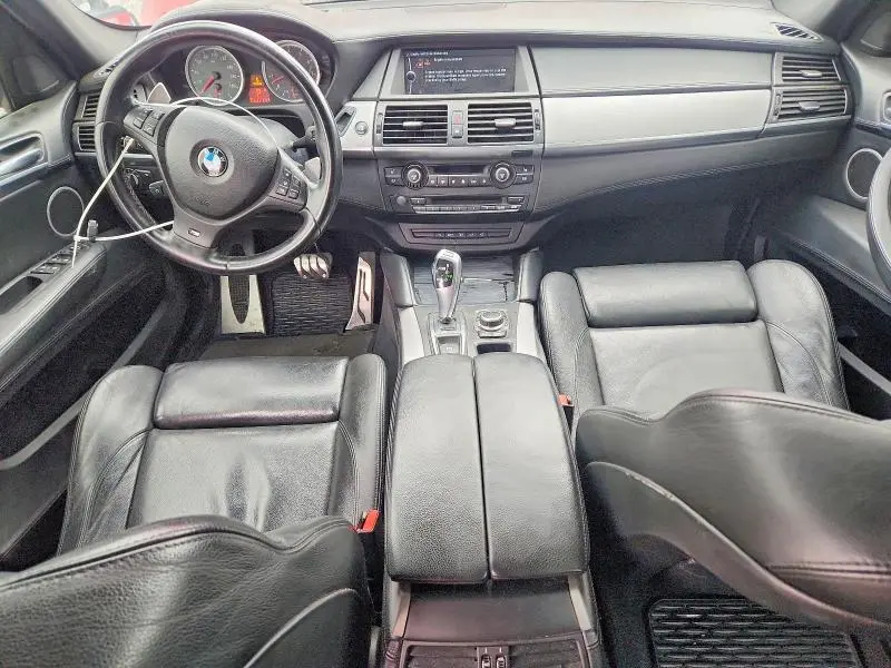 2011 BMW X6 M  