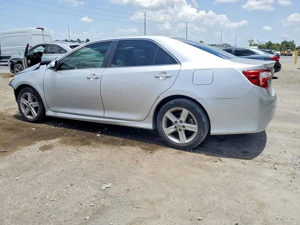 2013 TOYOTA CAMRY SE  