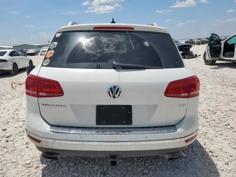2017 VOLKSWAGEN TOUAREG EXECUTIVE  