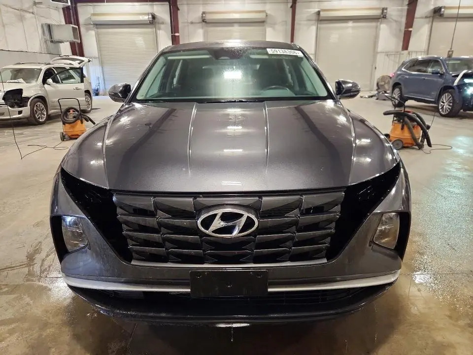 2022 HYUNDAI TUCSON SE  