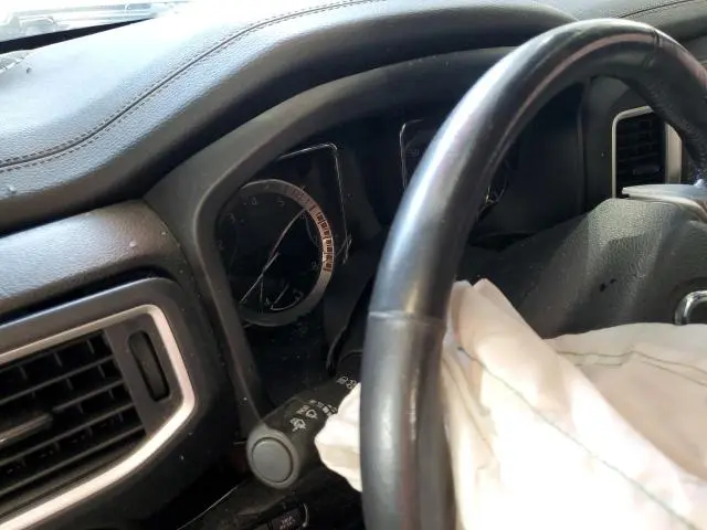 2019 NISSAN TITAN SV  