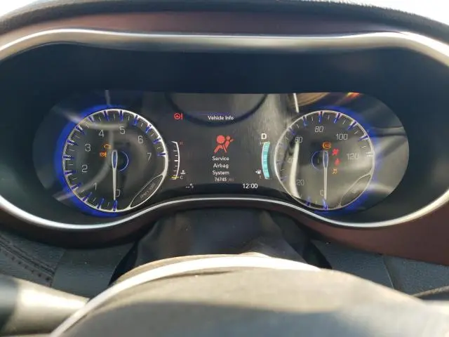 2017 CHRYSLER PACIFICA LIMITED  