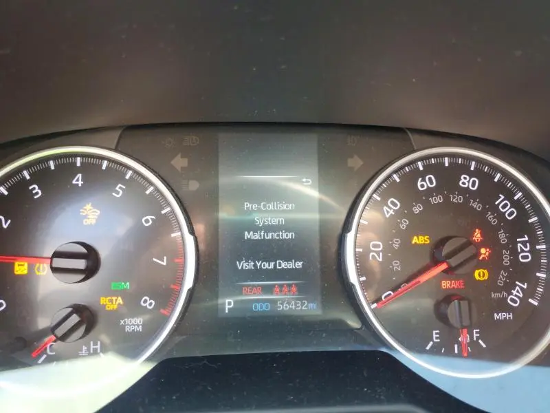 2021 TOYOTA RAV4 XLE  