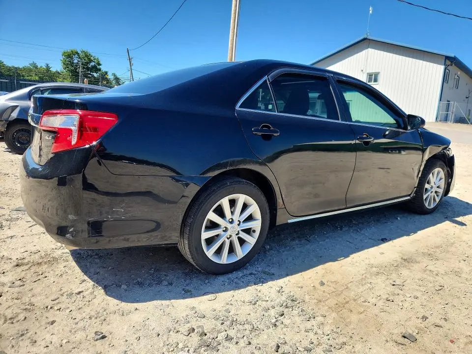 2012 TOYOTA CAMRY XLE  