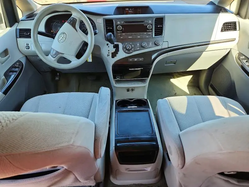 2012 TOYOTA SIENNA LE  