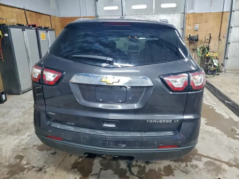 2015 CHEVROLET TRAVERSE LT  