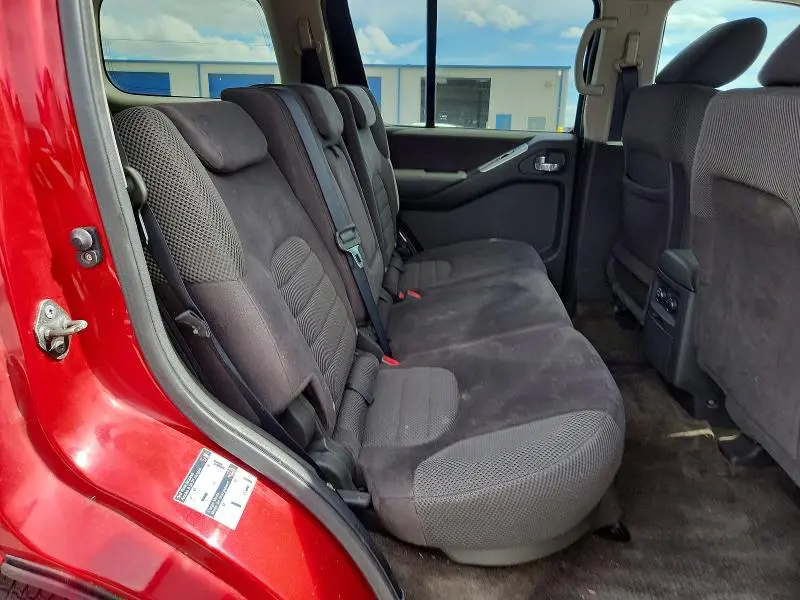 2011 NISSAN PATHFINDER S  
