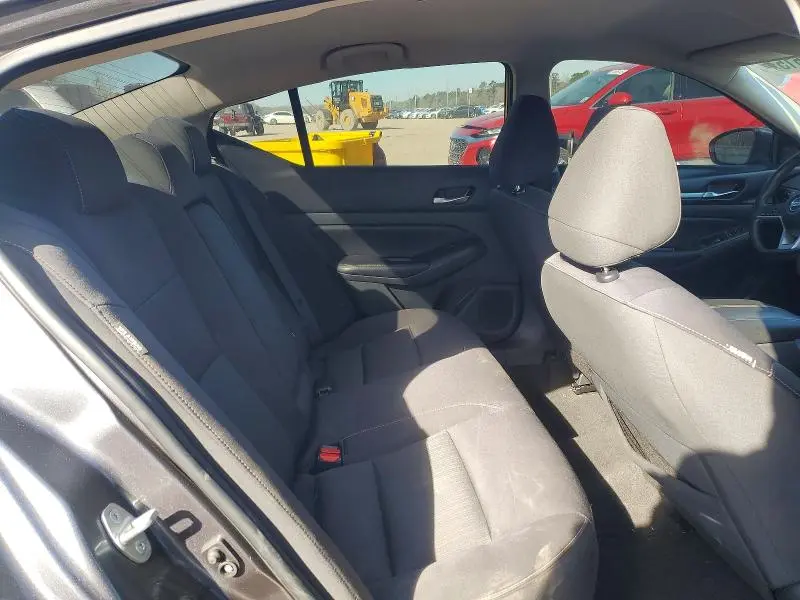 2022 NISSAN ALTIMA SV  