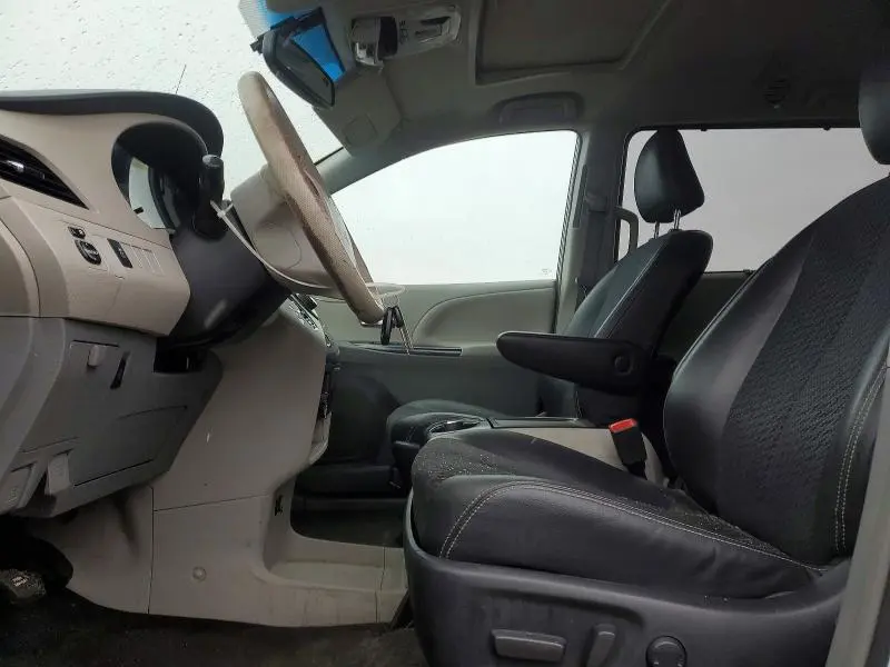 2014 TOYOTA SIENNA SPORT  