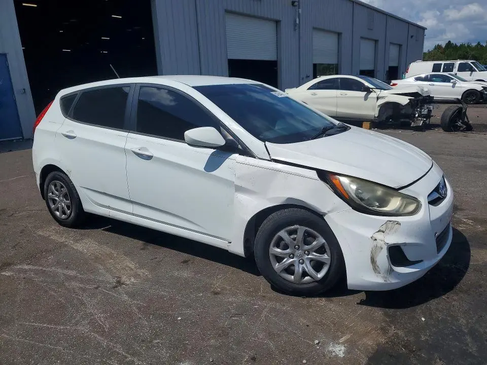 2013 HYUNDAI ACCENT GS  